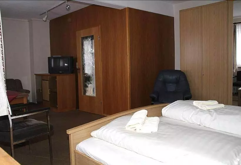 Отель Einfelder Hof