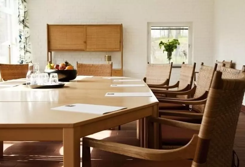 Ekebacken Hotell & Konferens