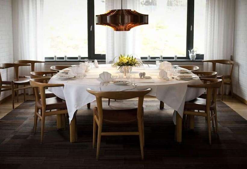 Ekebacken Hotell & Konferens