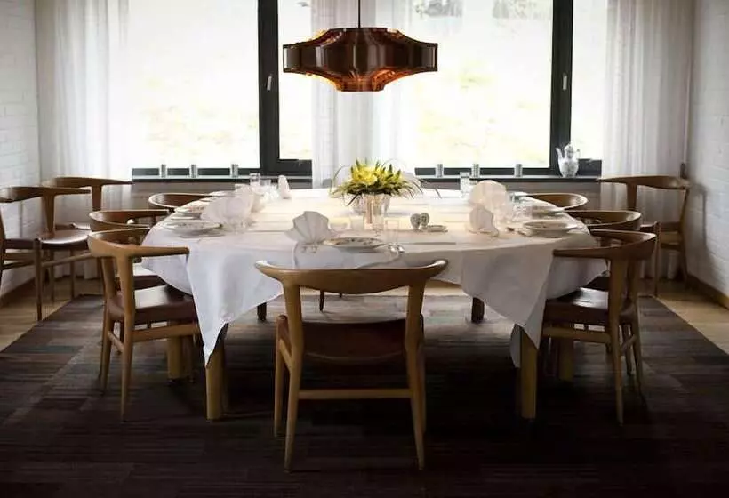 Ekebacken Hotell & Konferens