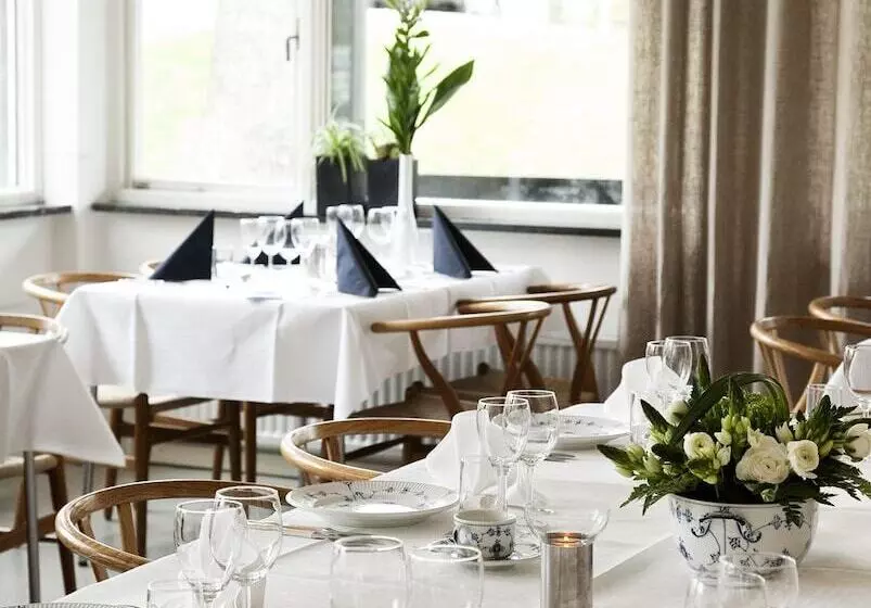 Ekebacken Hotell & Konferens