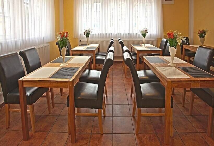 Hotelli Garni Goldene Traube