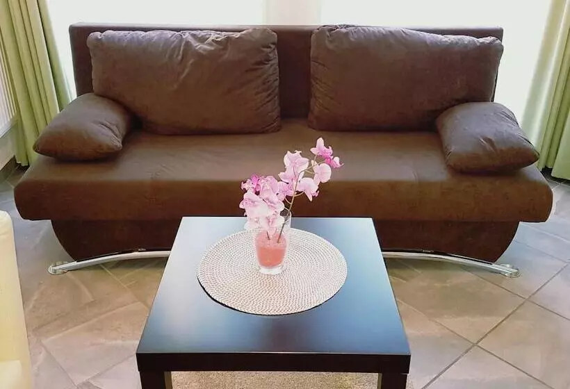 Отель Garni Goldene Traube