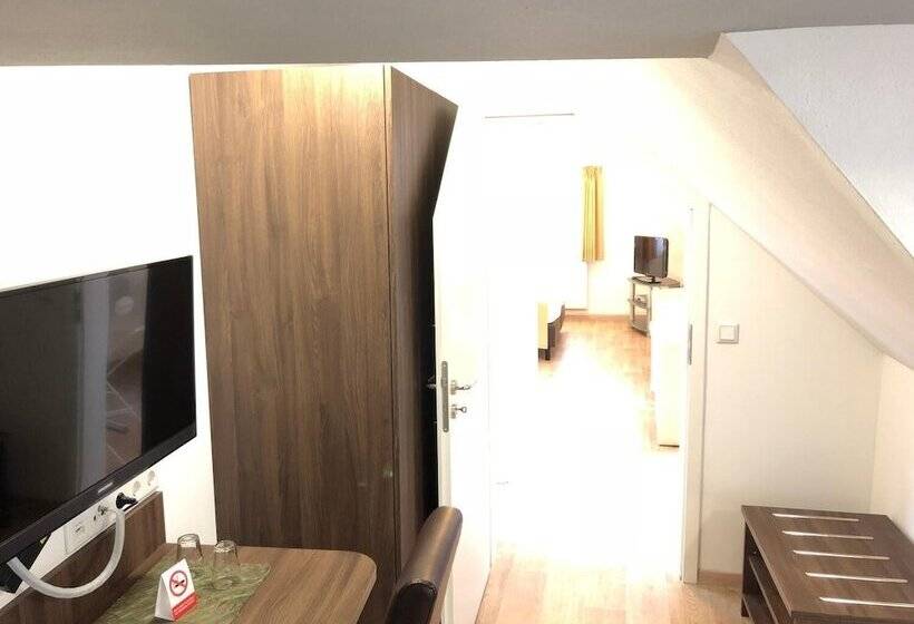 Hotelli Garni Goldene Traube