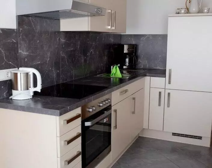 Отель Garni Goldene Traube