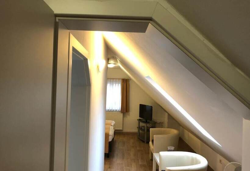 Hotelli Garni Goldene Traube