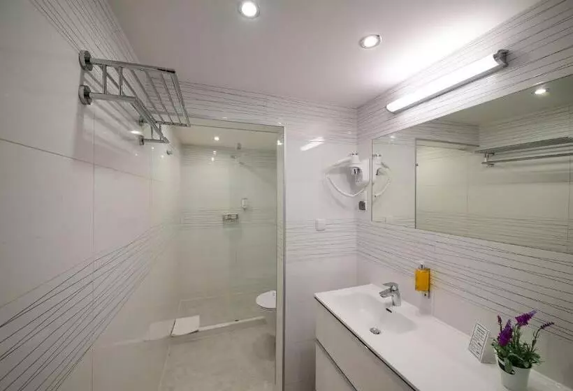 فندق Gromada Pila