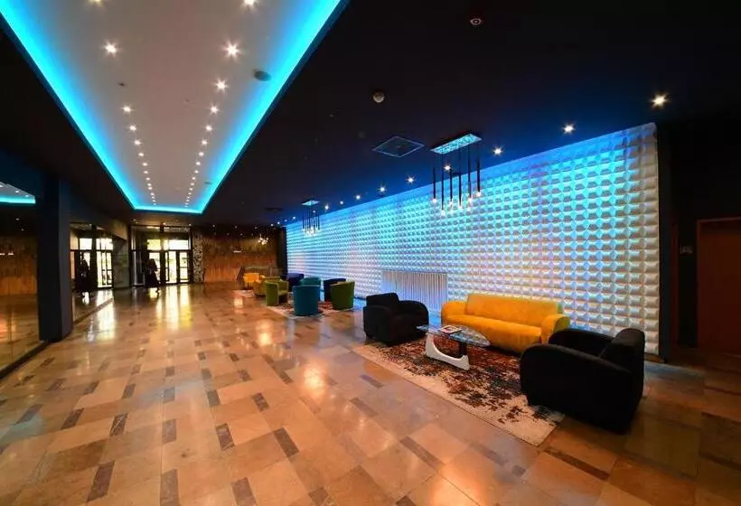 فندق Gromada Pila