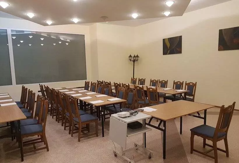 فندق Gromada Pila