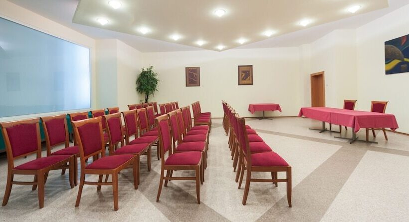 בית מלון כפרי Gromada Pila