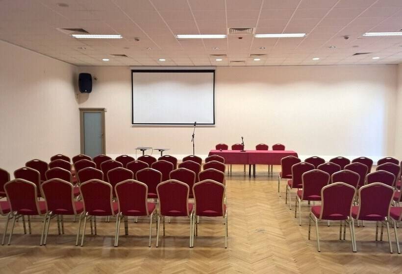 בית מלון כפרי Gromada Pila