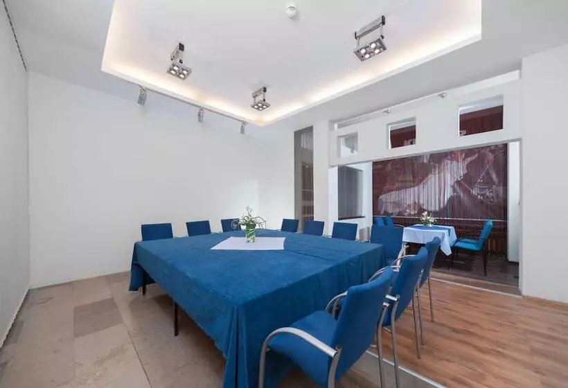 فندق Gromada Pila