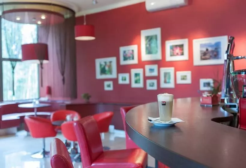 فندق Gromada Pila