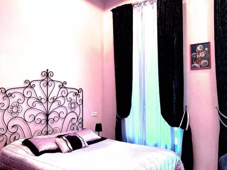 هتل Guest House Boutique Premiere