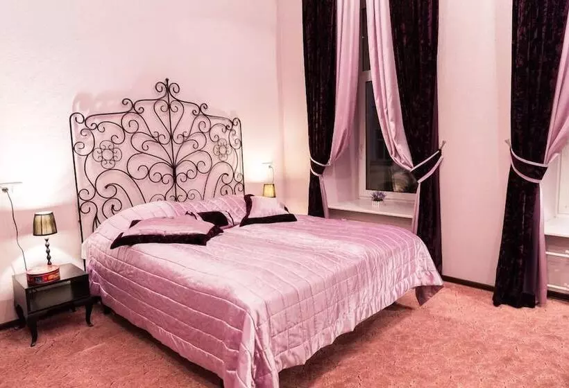 هتل Guest House Boutique Premiere