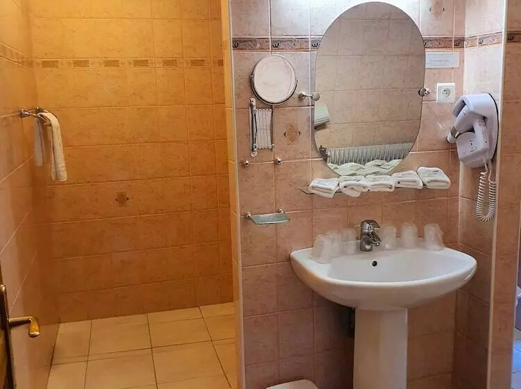 فندق Hôtel Des Roches