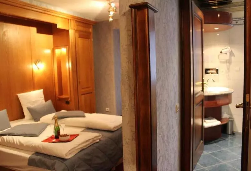 Отель Hôtel Le Mittelwihr