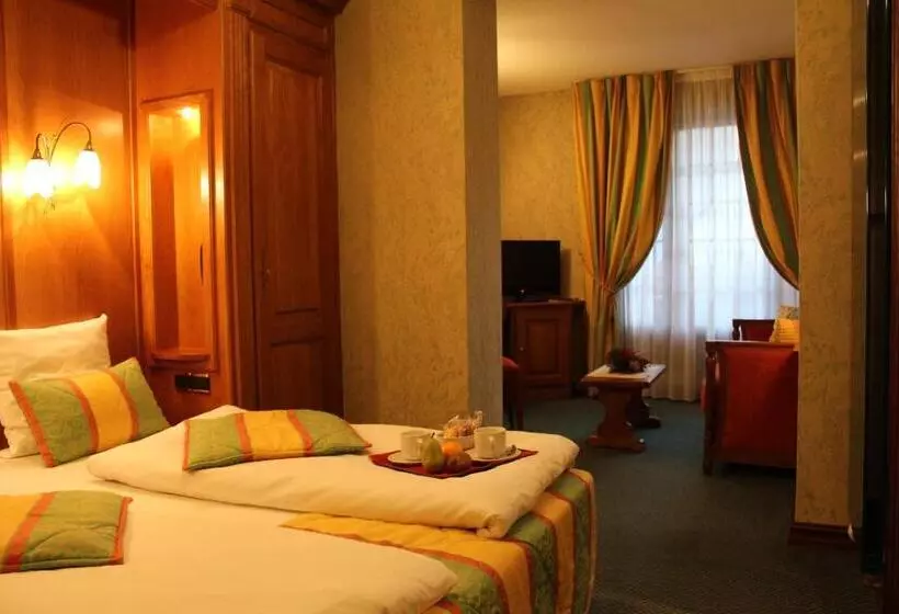 Отель Hôtel Le Mittelwihr