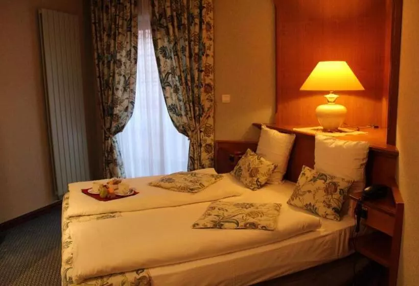 Отель Hôtel Le Mittelwihr