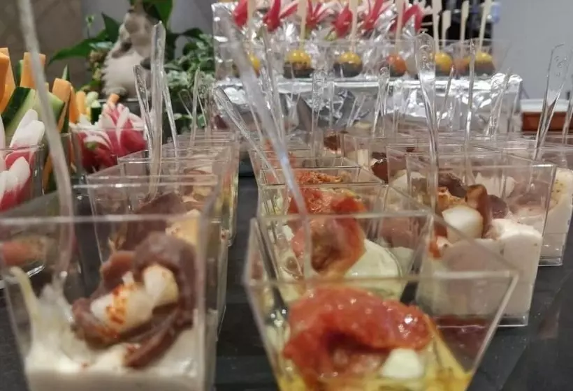 Hotel Logis Hôtel La Bastide Des Oliviers