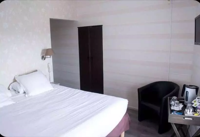 Hotel Logis Hôtel La Bastide Des Oliviers