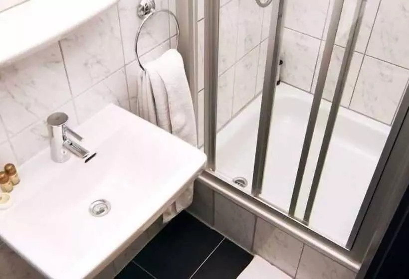 Отель Restaurant Zum Löwen