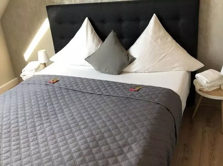 Отель Restaurant Zum Löwen