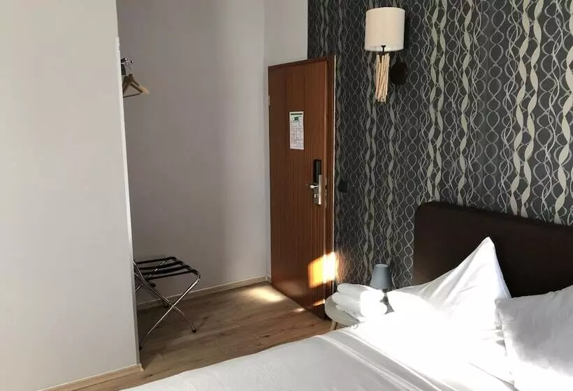 Отель Restaurant Zum Löwen