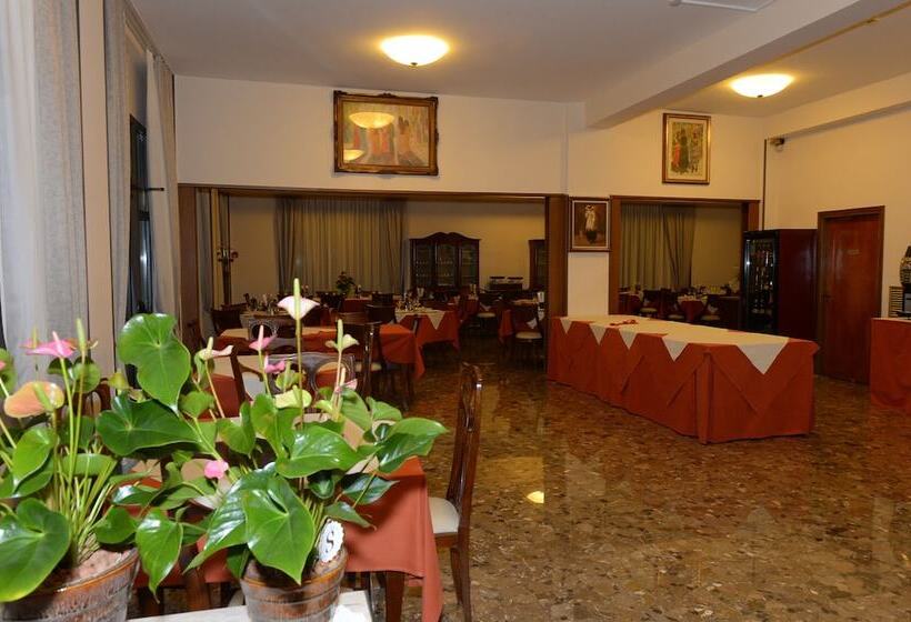 هتل San Benedetto