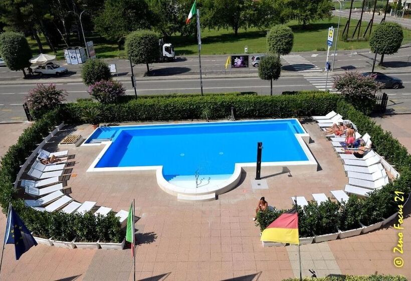 هتل San Benedetto