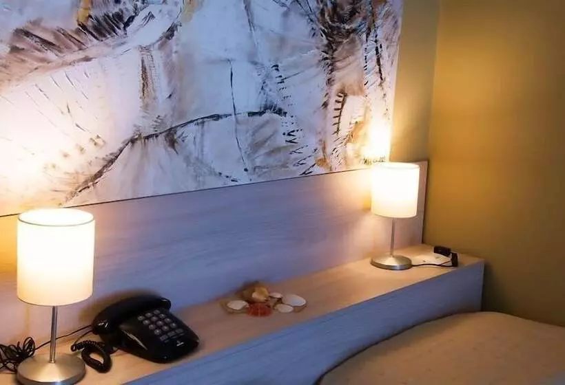 هتل Scacciapensieri