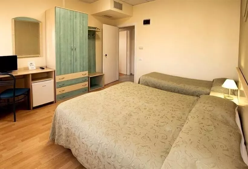 هتل Scacciapensieri