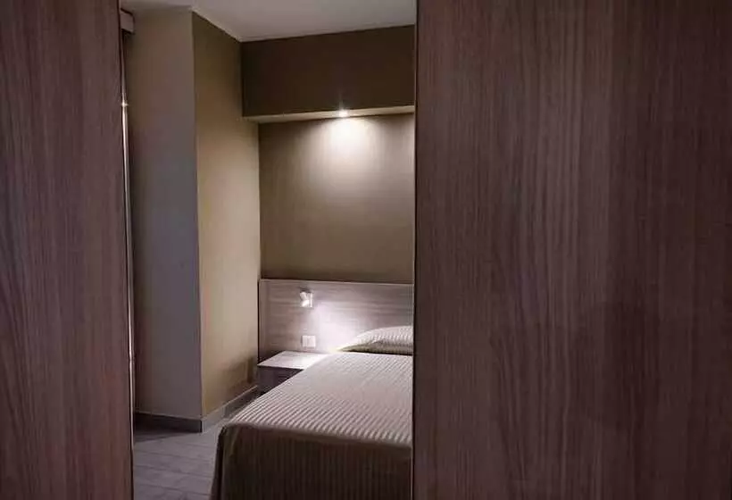 هتل Scacciapensieri