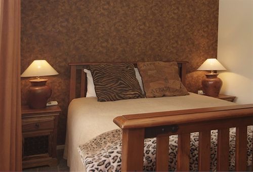 Отель Turangi Trout Lodge