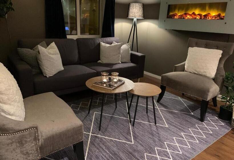 Moss Hotel & Apartments