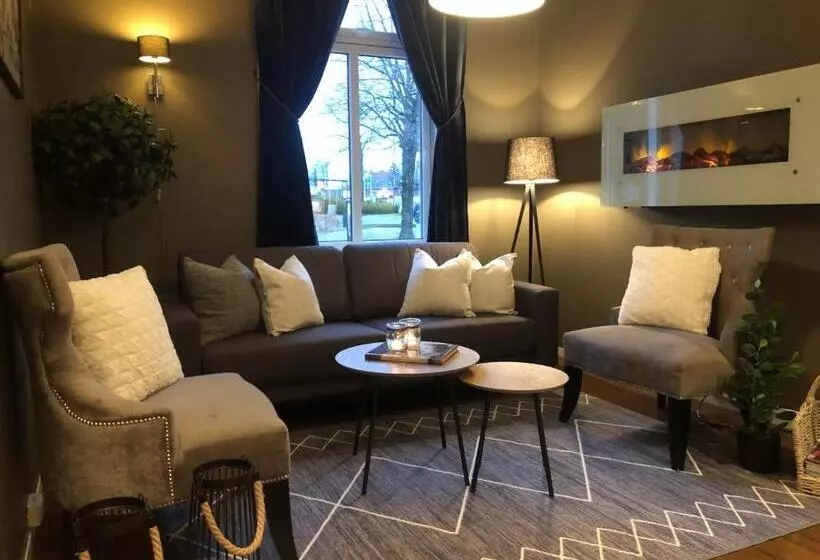 Moss Hotel & Apartments