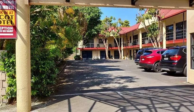 Rayland Epsom Motel