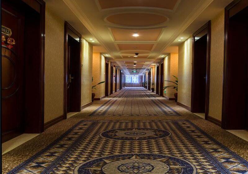 Vienna Hotel In Pinghu Square