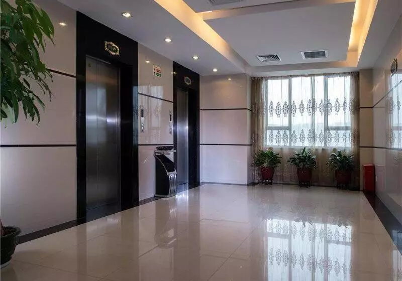 Vienna Hotel In Pinghu Square