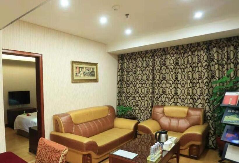 Vienna Hotel In Pinghu Square