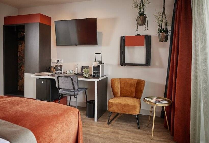 בית מלון כפרי De Maasparel Nextdoor Maassuites