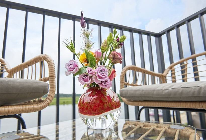 בית מלון כפרי De Maasparel Nextdoor Maassuites