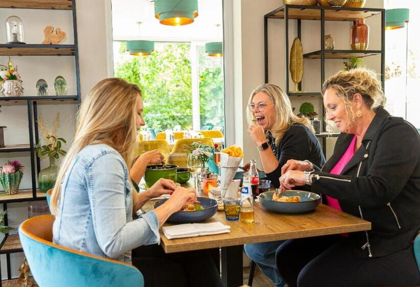 בית מלון כפרי De Maasparel Nextdoor Maassuites