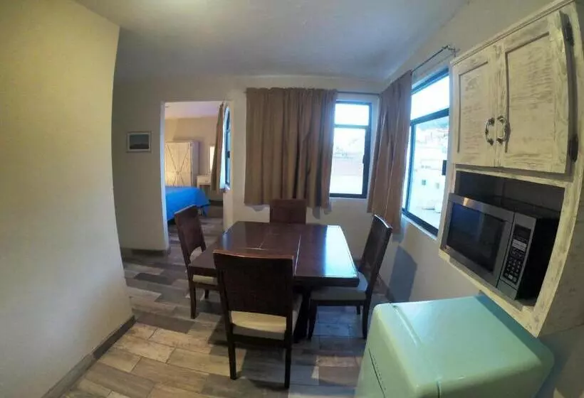 هتل Posada Del Carmen