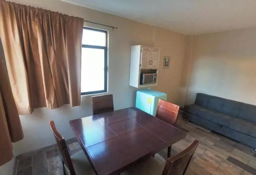 هتل Posada Del Carmen