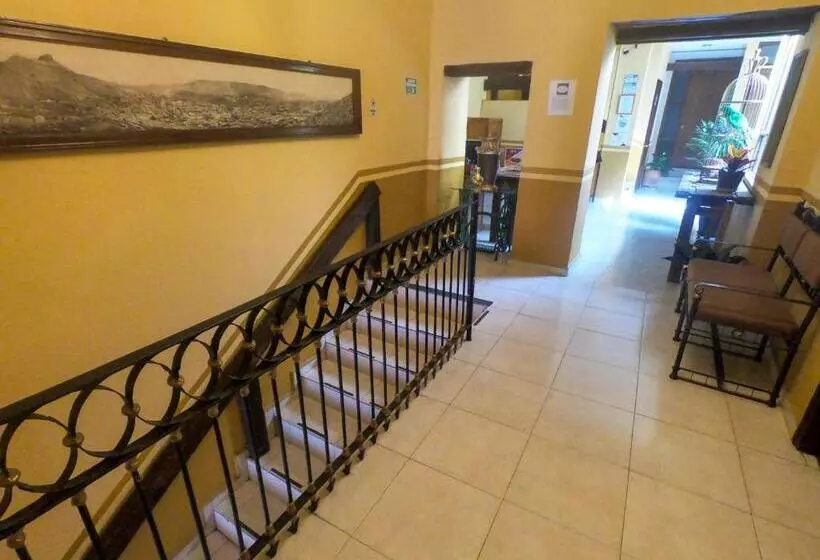 هتل Posada Del Carmen