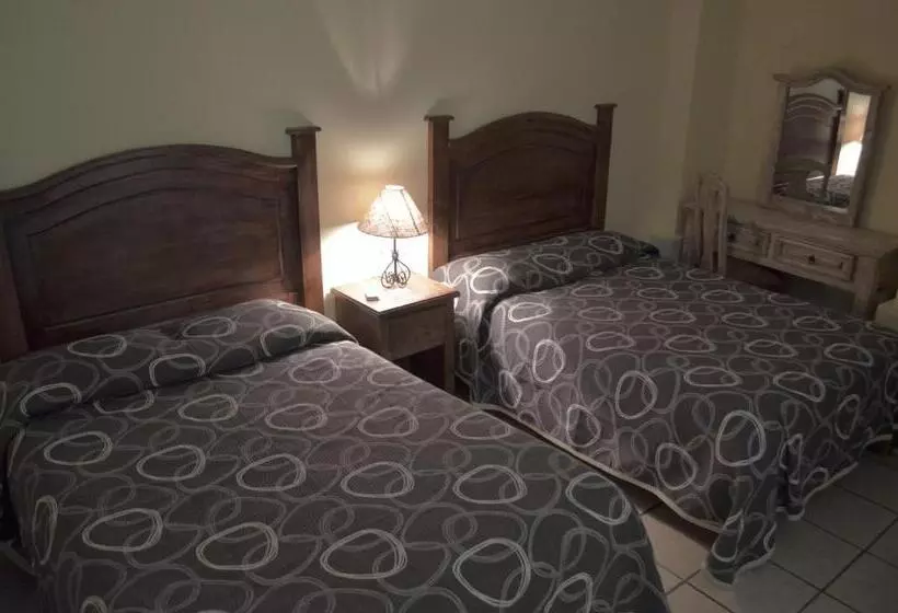 هتل Posada Del Carmen