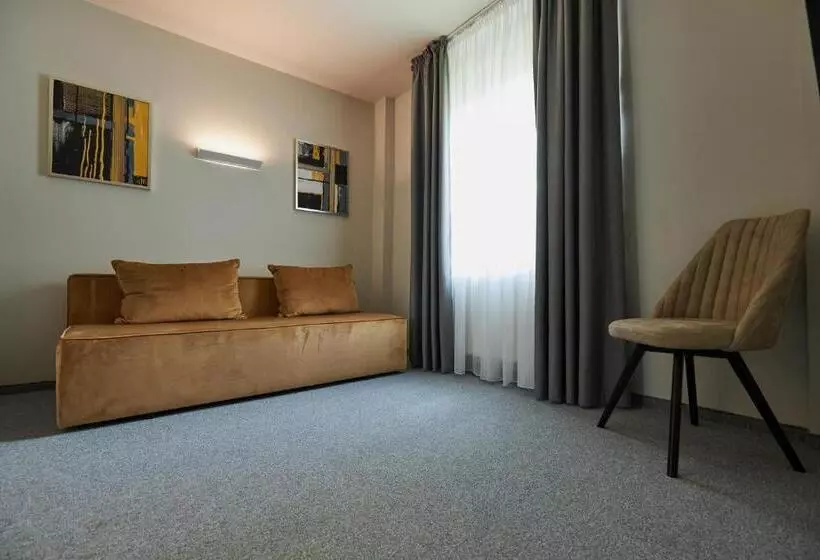 Hotelli Eden 5