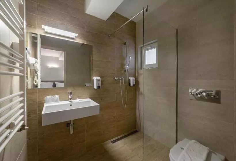 Hotelli Eden 5