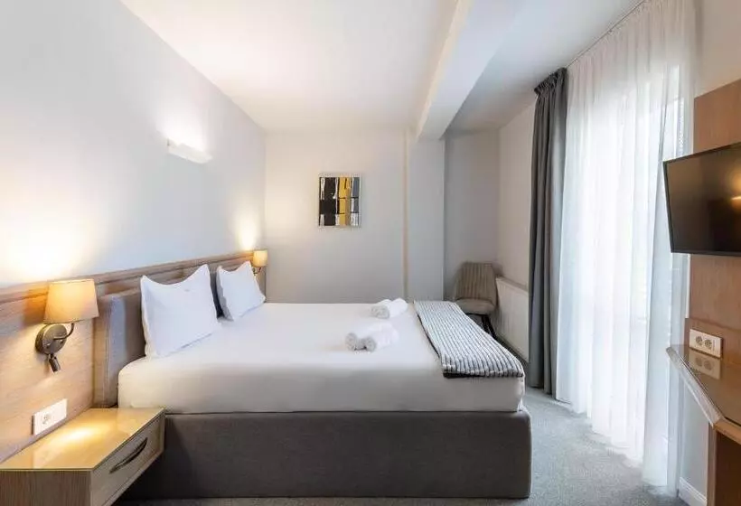Hotelli Eden 5